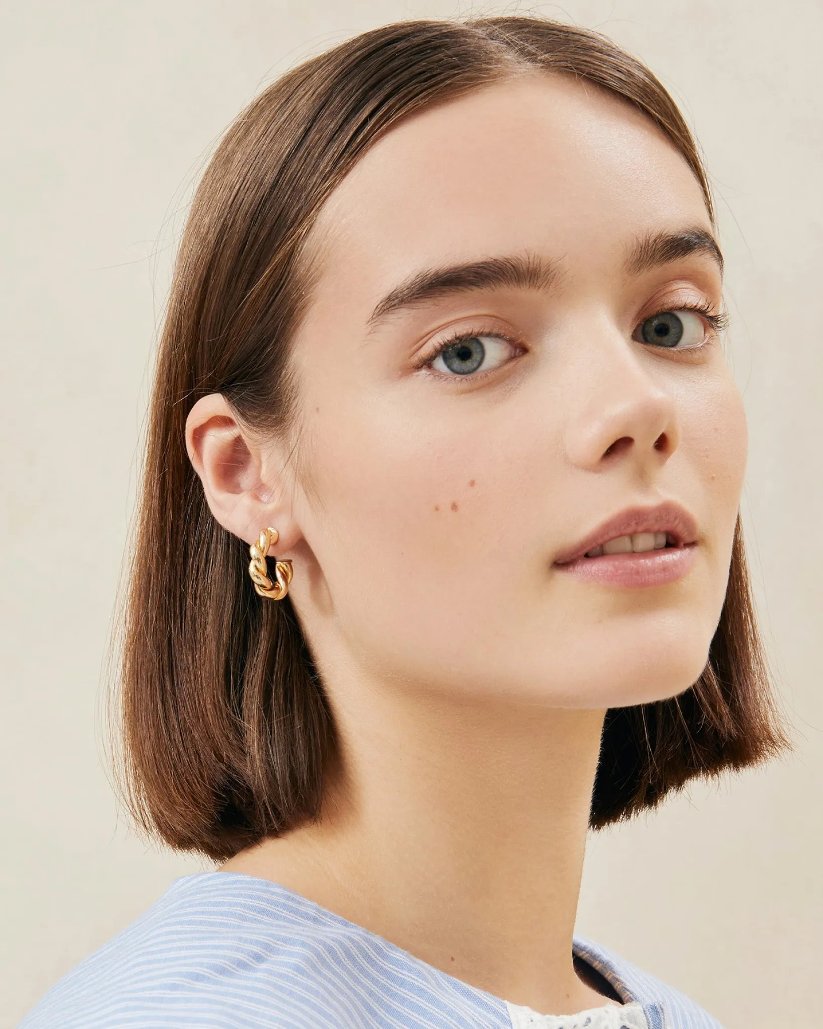 Sale Loeffler Randall Atlas Gold Twisted Hoop Earrings Gold />