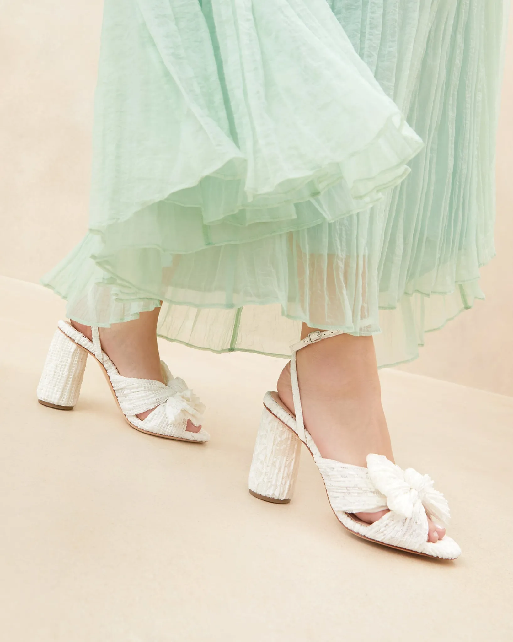 Outlet Loeffler Randall Camellia White Lace Bow Heel White/Cream />
